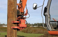 Bardai Group provides fast and versatile excavator mounted vibro sheet piling attachments.
